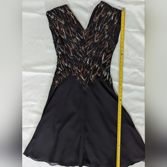 1990s Party Dress with Shades of Gold Tinsel Drop Waist - Picture 7 of 8